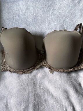 Victoria's Secret Khaki Lace-Trim Strapless T-Shirt Bra